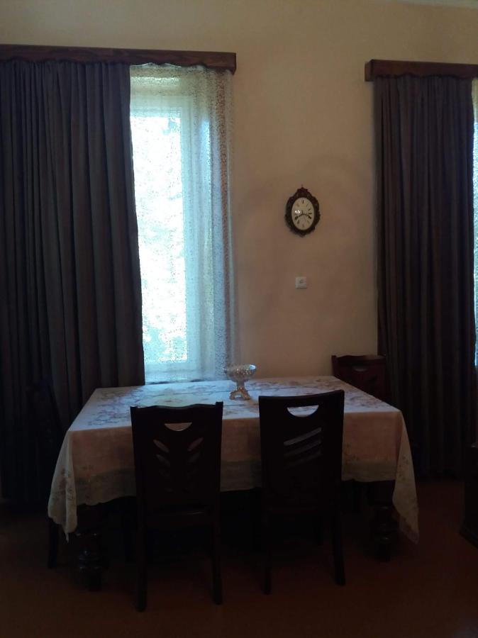 Beruka Guest House Koetaisi Buitenkant foto