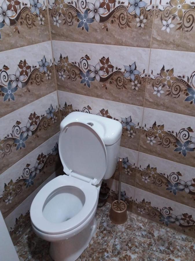 Beruka Guest House Koetaisi Buitenkant foto