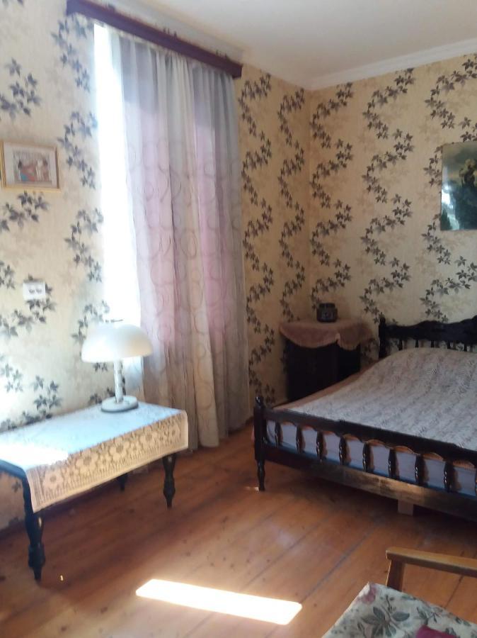 Beruka Guest House Koetaisi Buitenkant foto